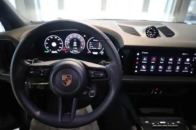 Porsche Cayenne view 14