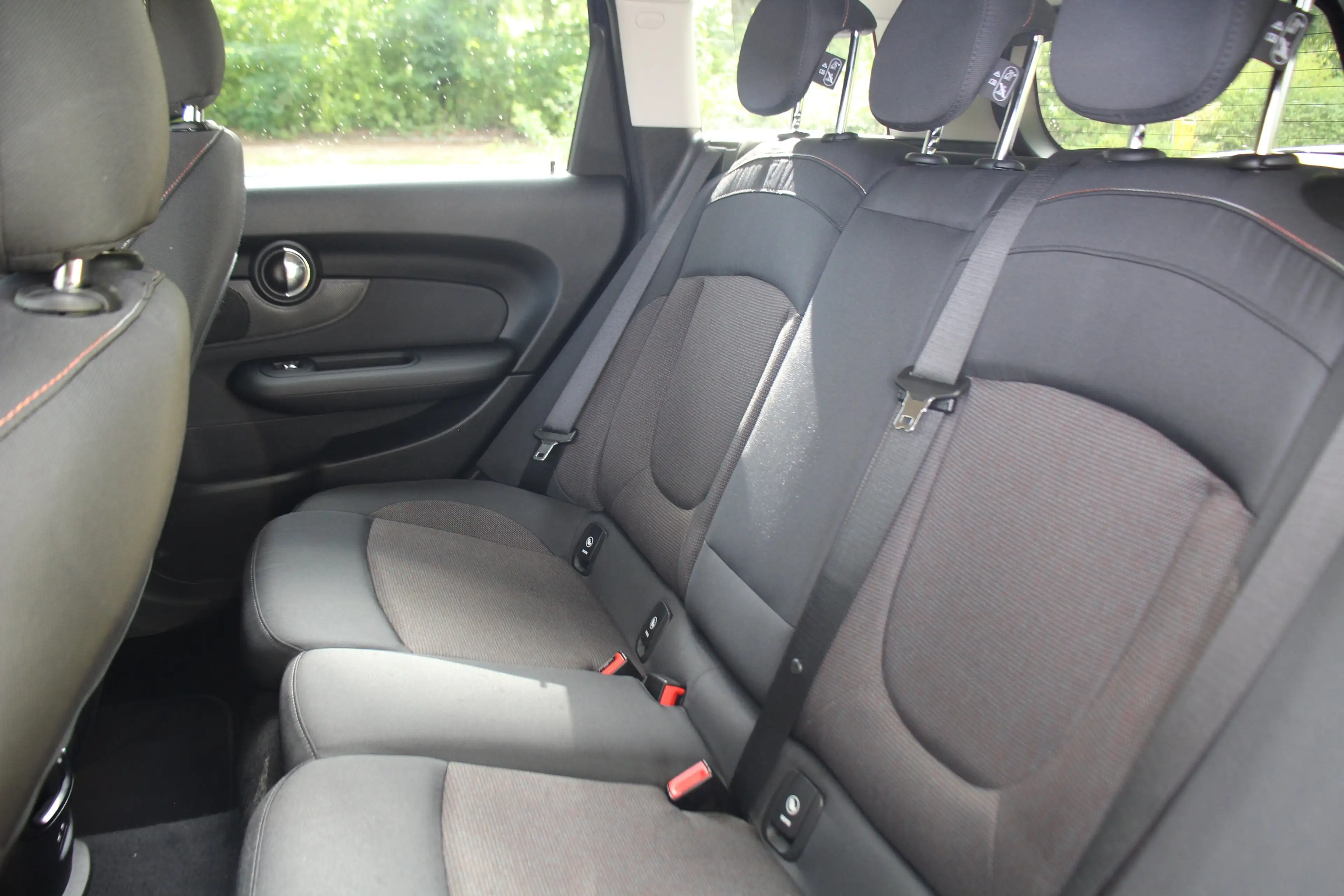 MINI Cooper Clubman 1.5 Business Edition | NL-AUTO! | CRUISE | PARK SE — photo 25