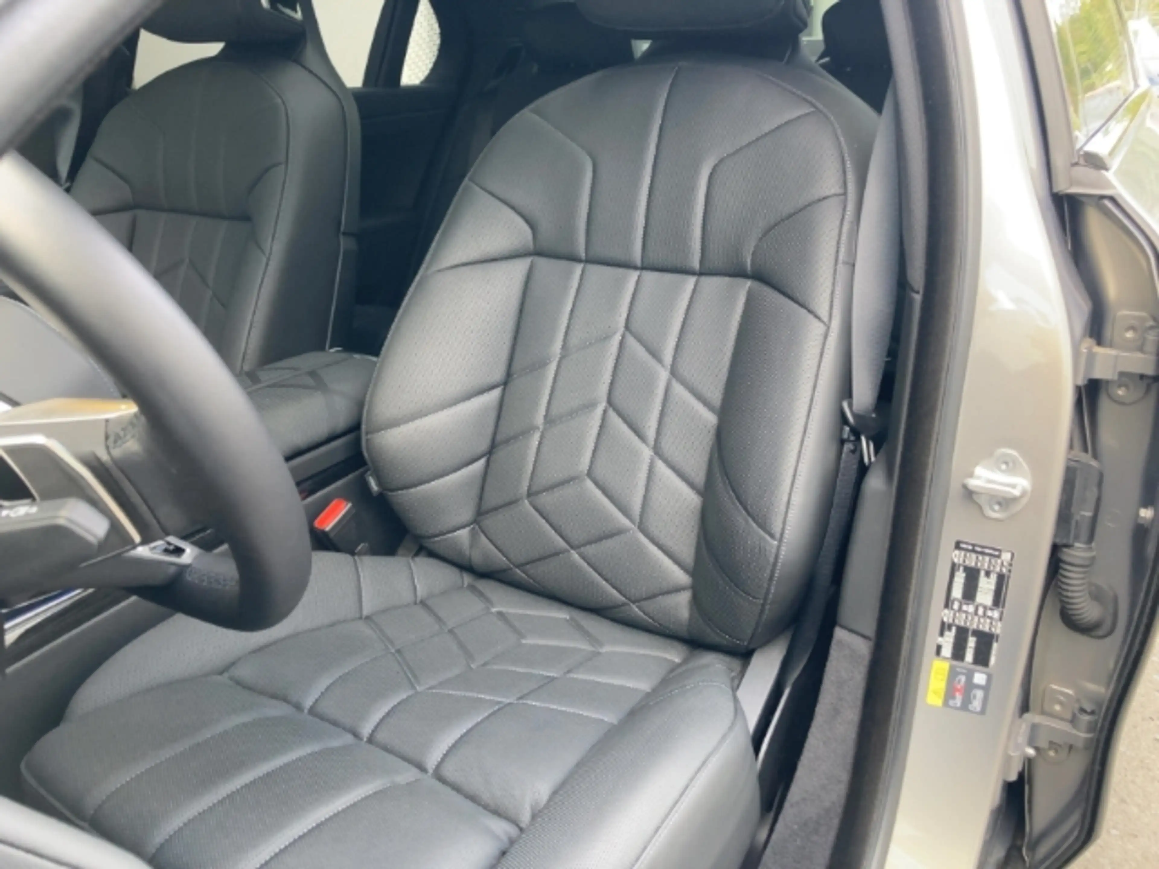 BMW i7 eDrive50 Limousine Sportpaket Luftfederung Niveau — photo 7