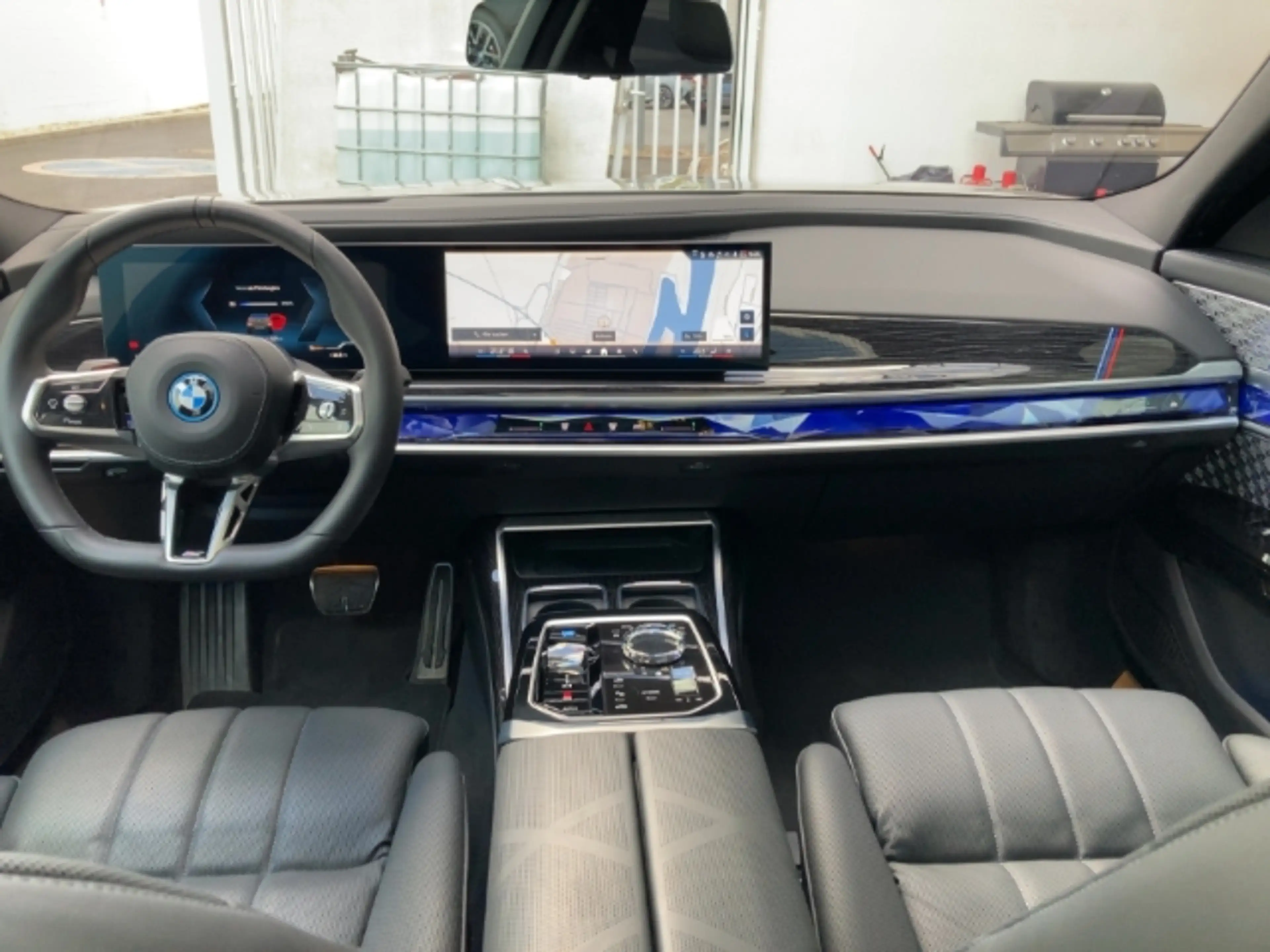 BMW i7 eDrive50 Limousine Sportpaket Luftfederung Niveau — photo 9