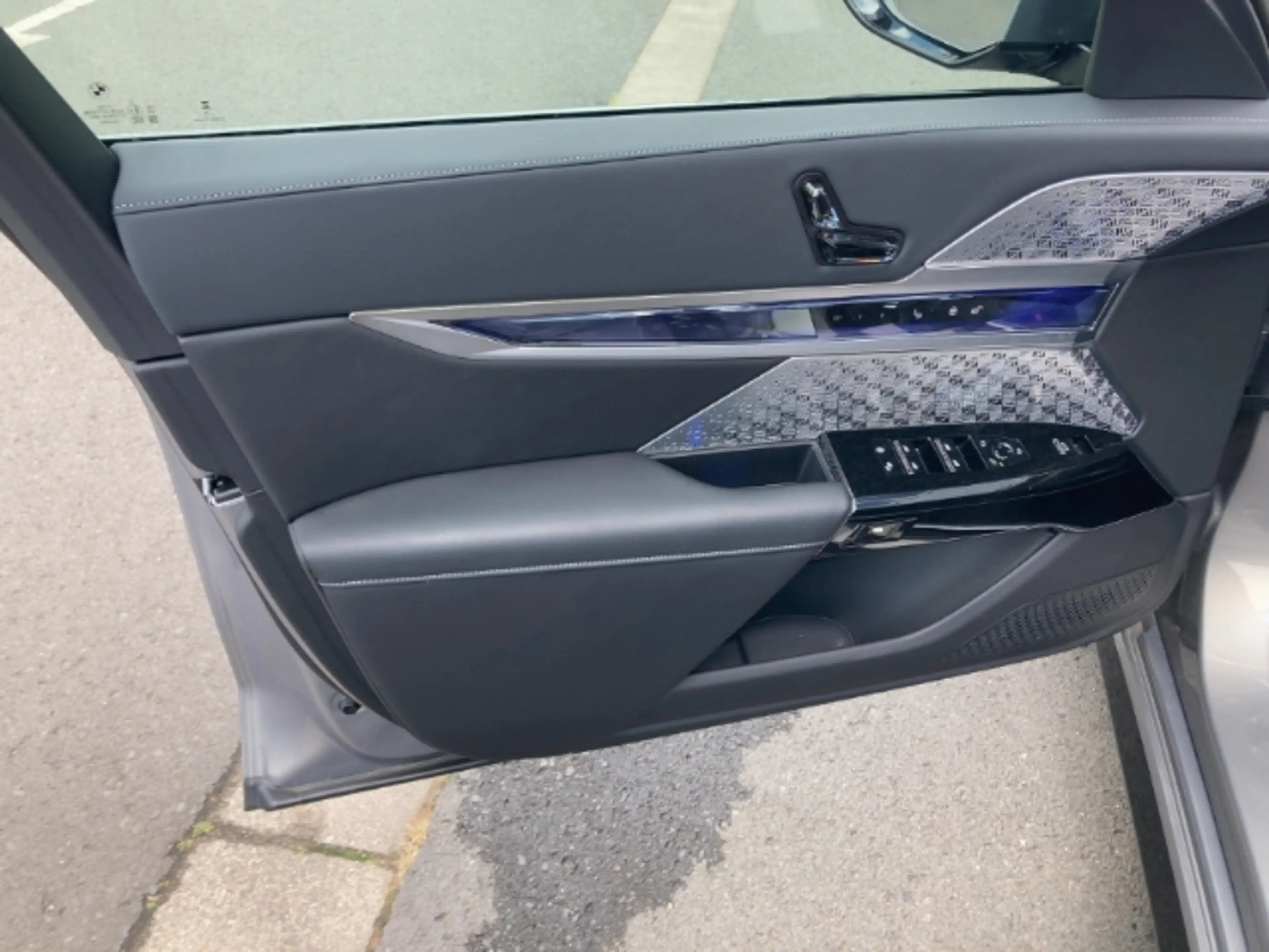 BMW i7 eDrive50 Limousine Sportpaket Luftfederung Niveau — photo 13
