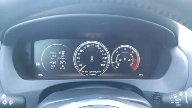Jaguar XE view 12