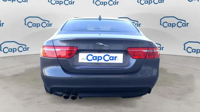Jaguar XE view 3