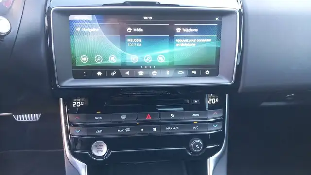 Jaguar XE view 13
