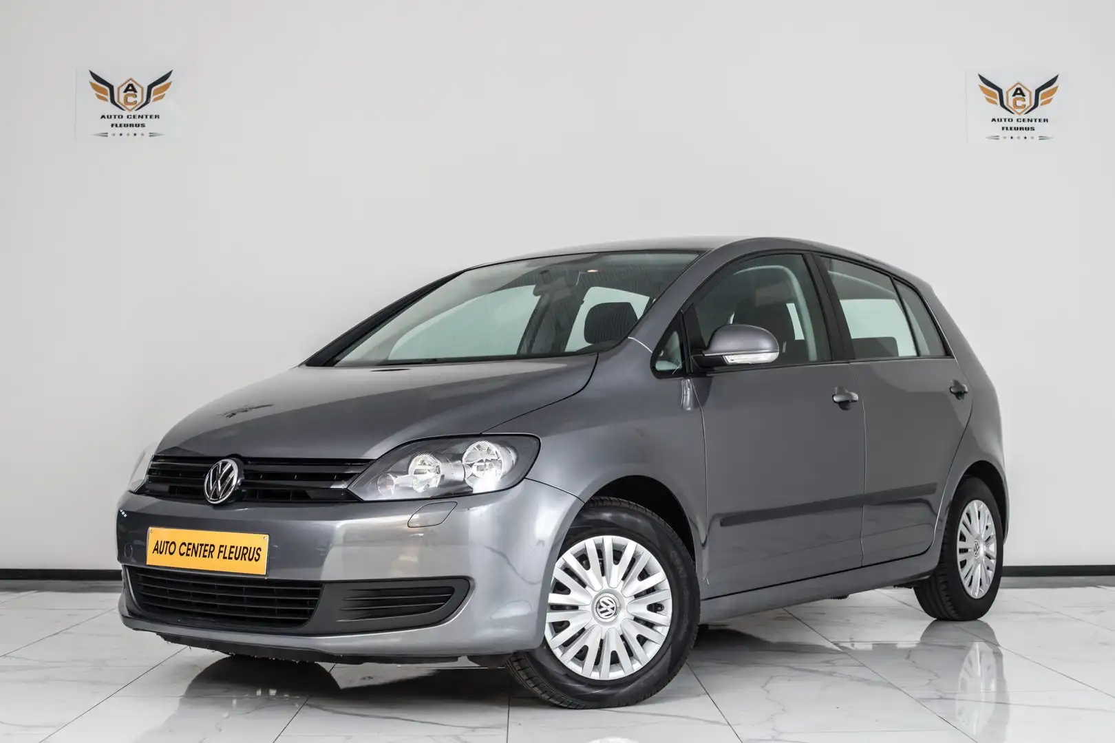 Volkswagen Golf Plus 6 1.6 CR TDi Euro5 Grijs - 1