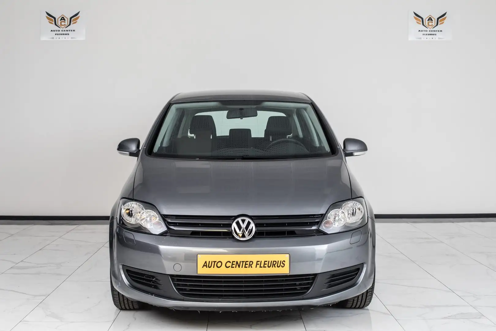 Volkswagen Golf Plus 6 1.6 CR TDi Euro5 Grijs - 2