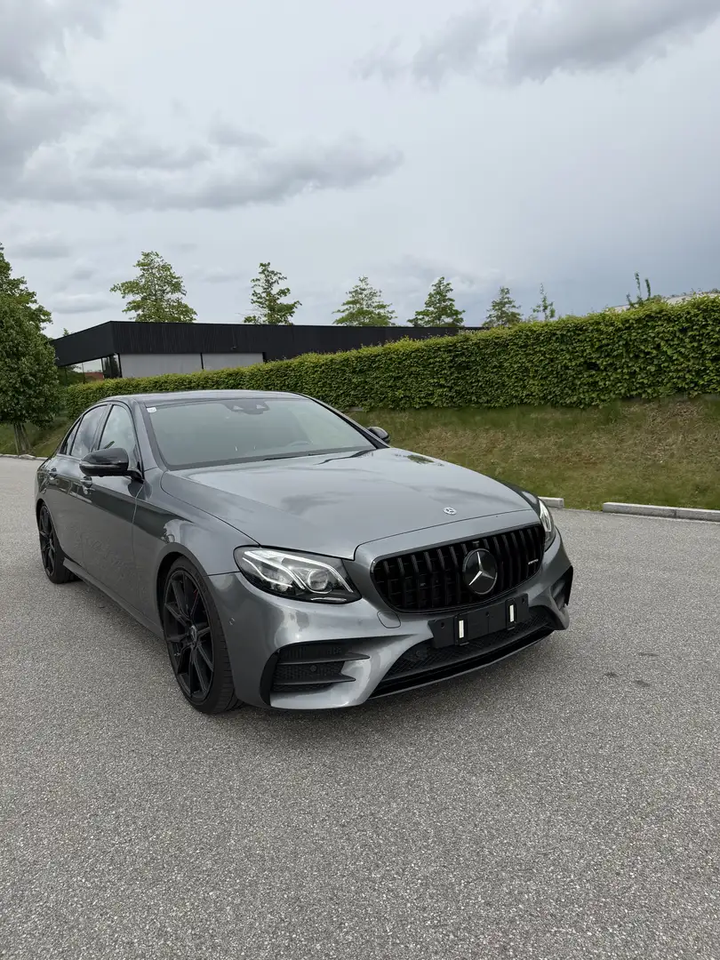 Mercedes-Benz E 220 AMG-Line - 2