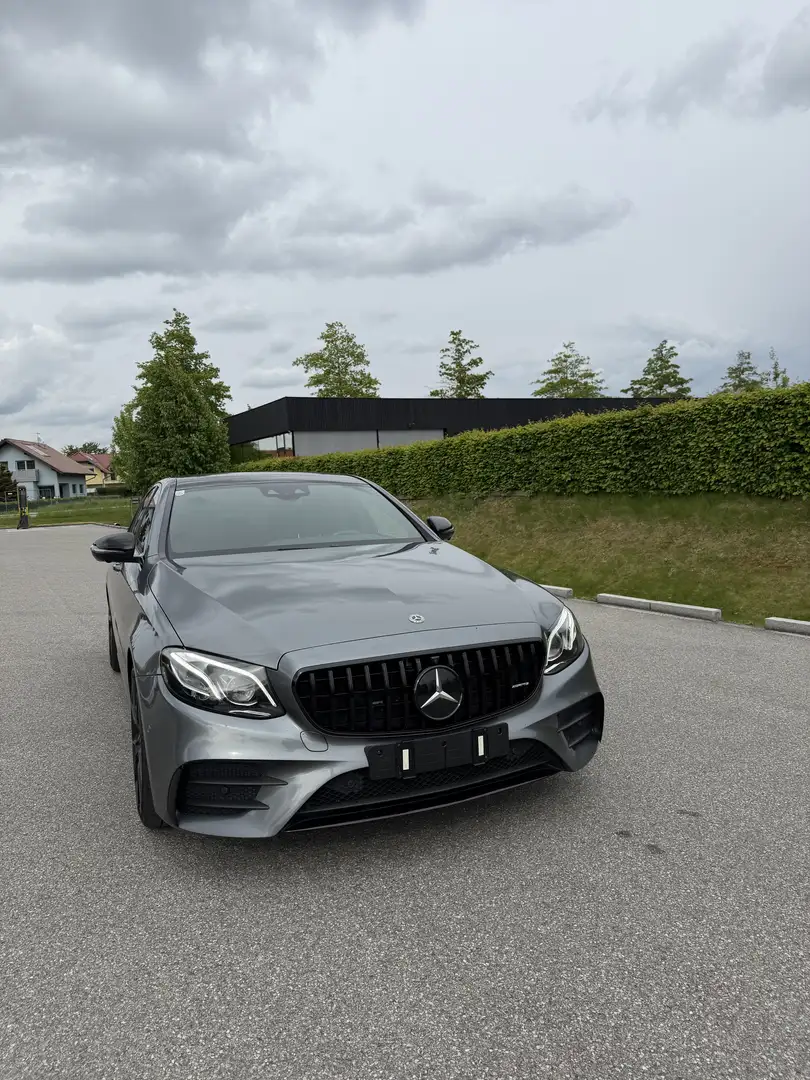 Mercedes-Benz E 220 AMG-Line - 1