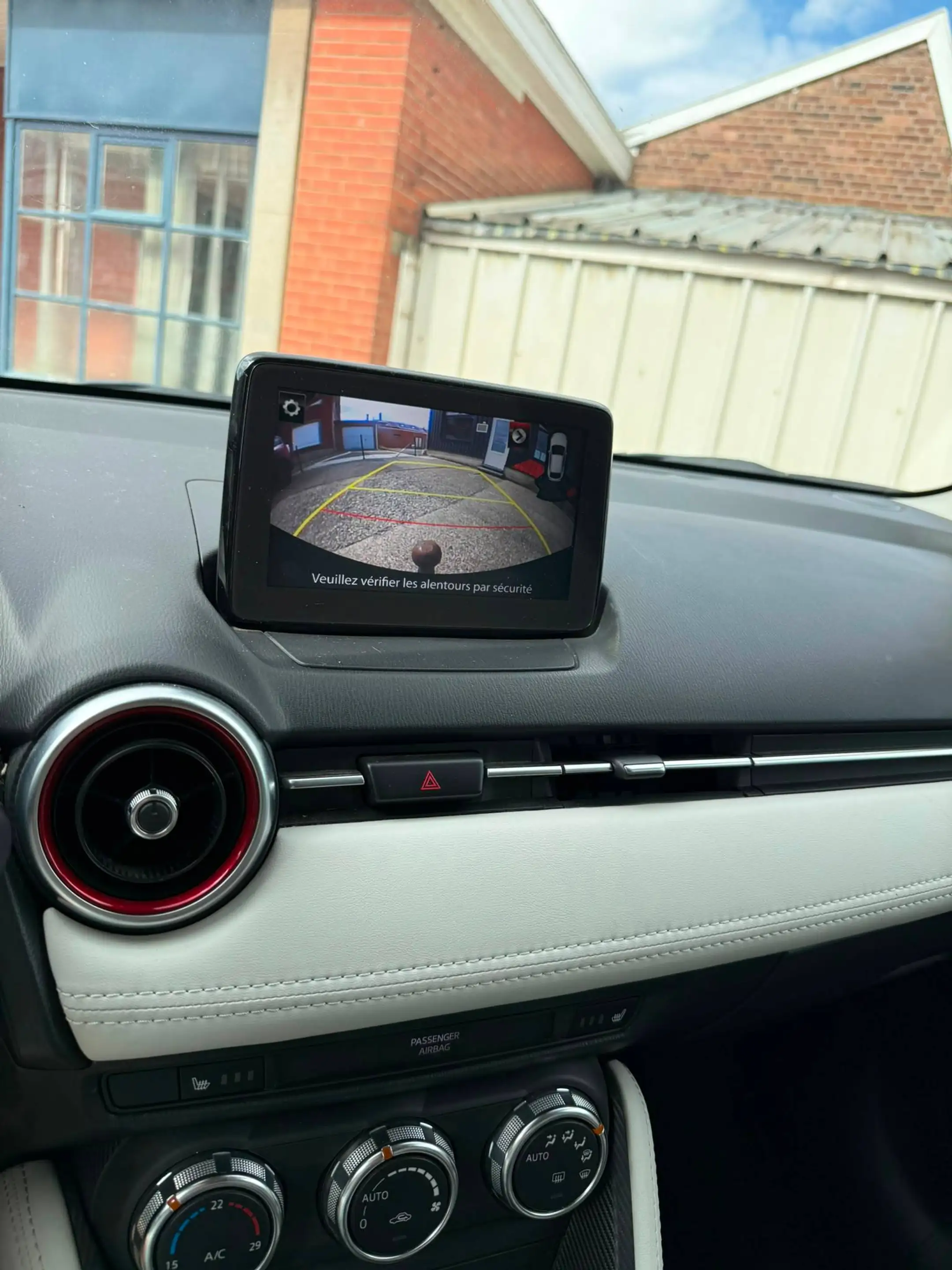 Mazda 2 1.5i / Gps / Camera / Capteurs / Airco  / Led / Garantie — photo 15
