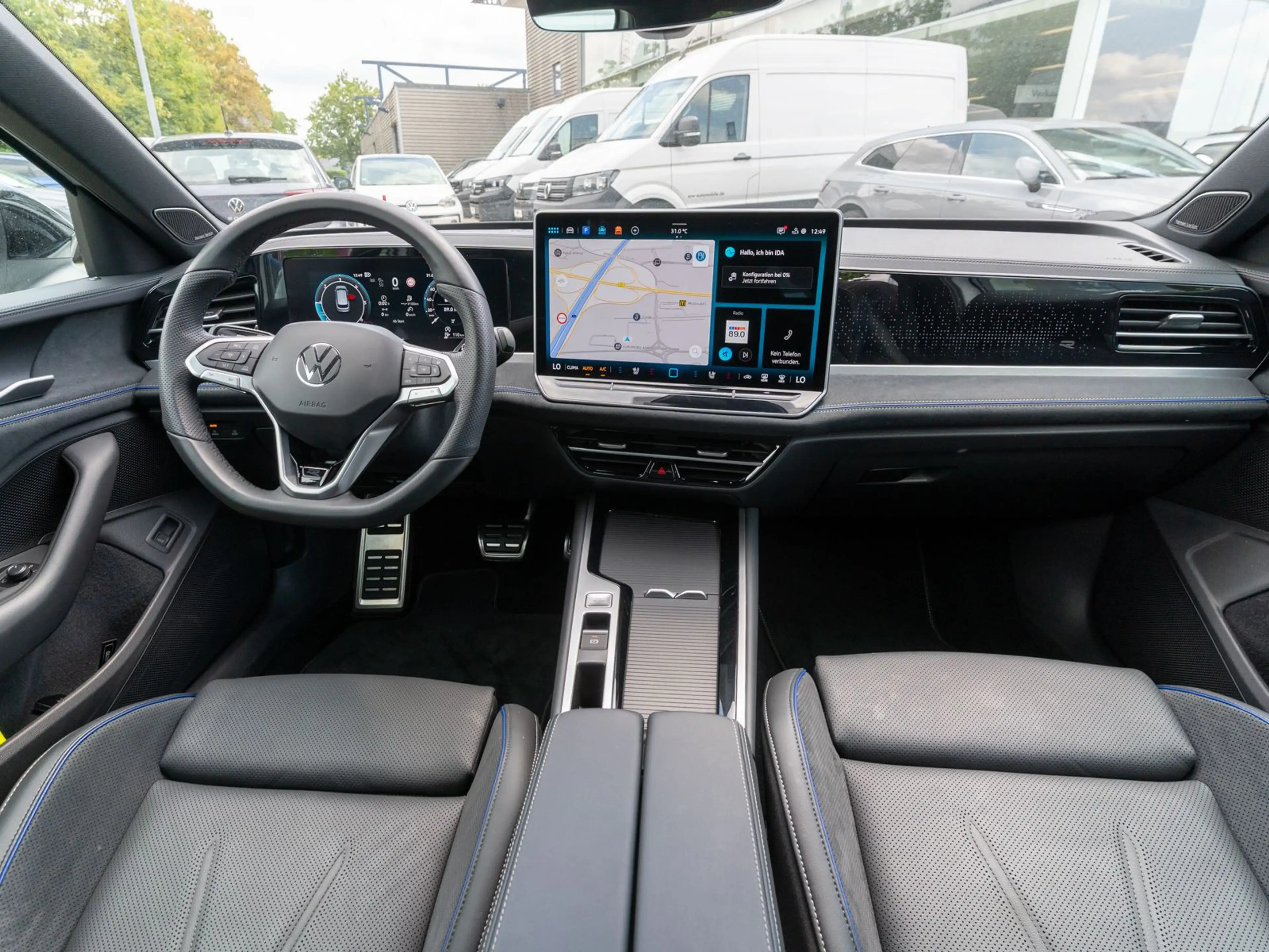 Volkswagen Passat Variant R-Line 2.0TDI 4M DSG PANO HUD AHK — photo 7