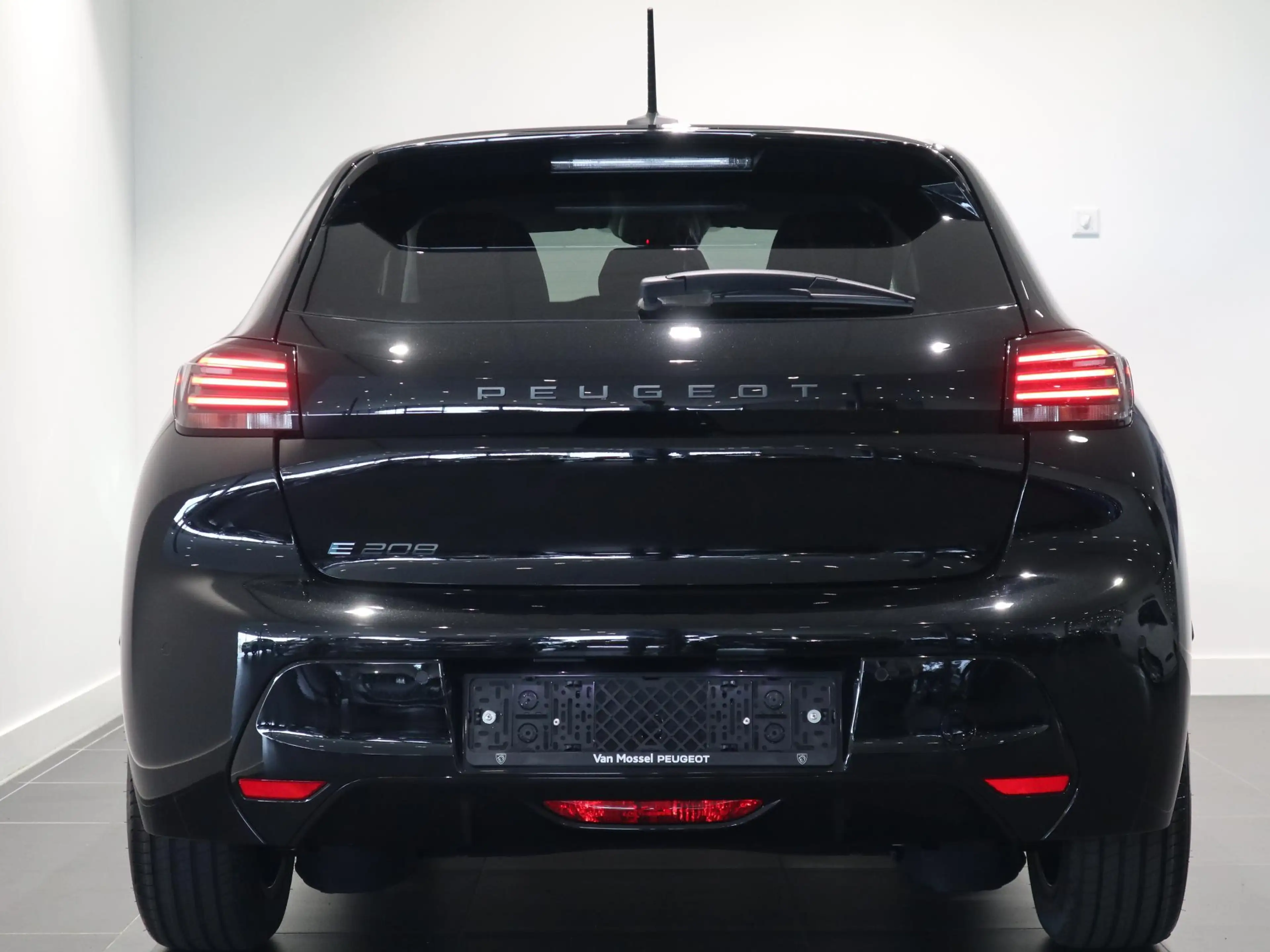 Peugeot 208 Hybrid 110 e-DCS6 Allure CARPLAY - SNEL LEVERBAAR — photo 5