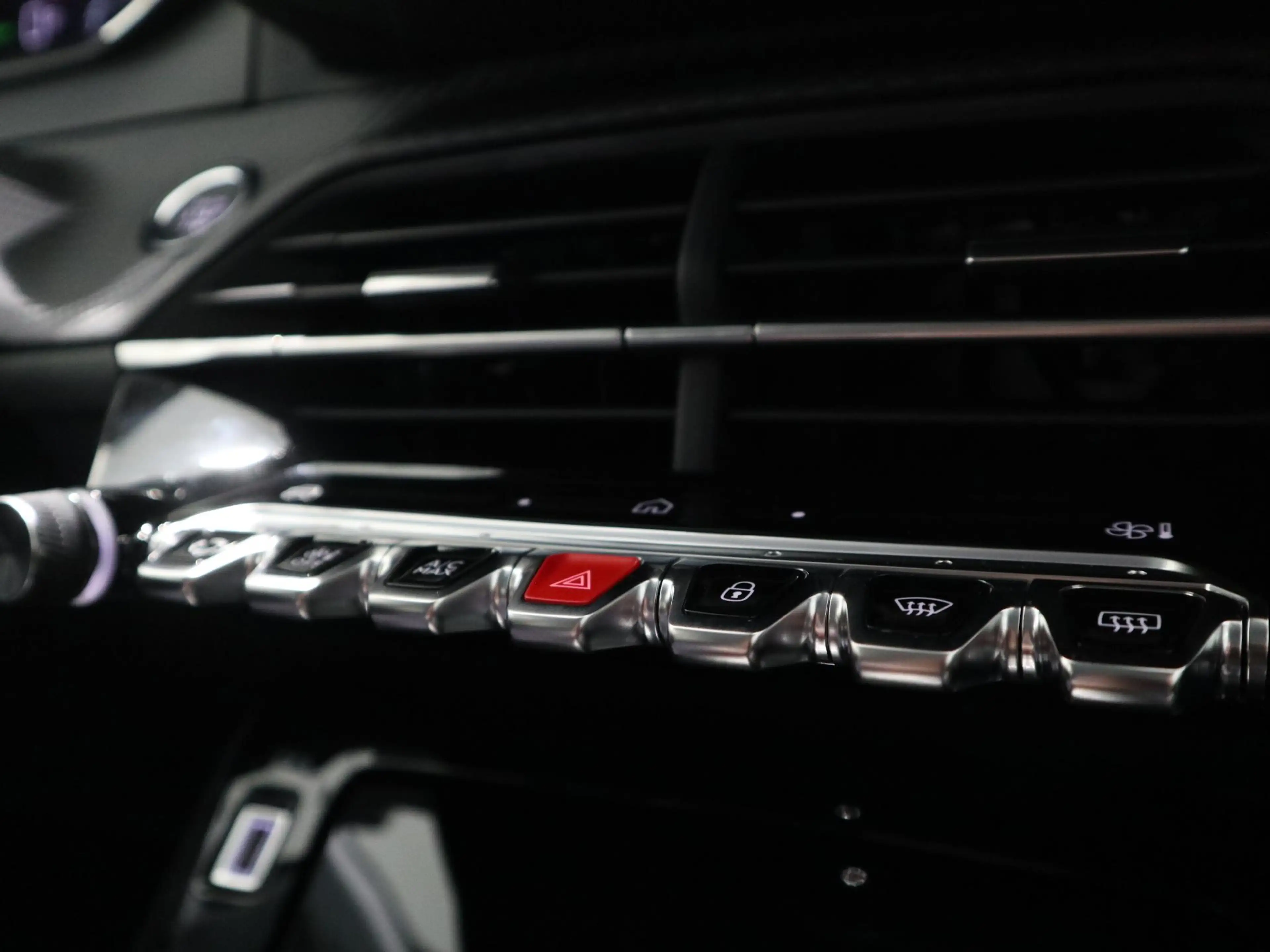 Peugeot 208 Hybrid 110 e-DCS6 Allure CARPLAY - SNEL LEVERBAAR — photo 15
