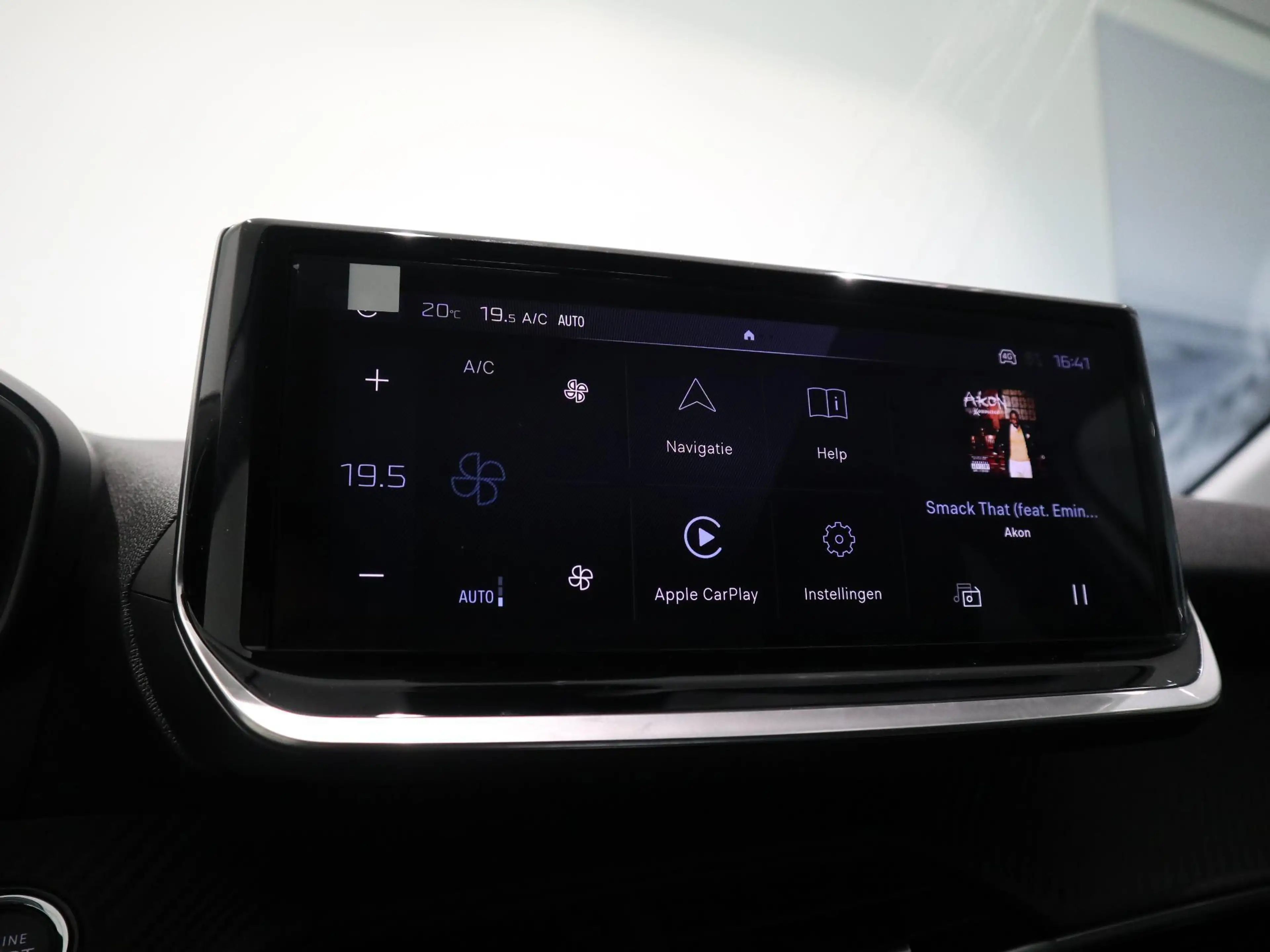 Peugeot 208 Hybrid 110 e-DCS6 Allure CARPLAY - SNEL LEVERBAAR — photo 12