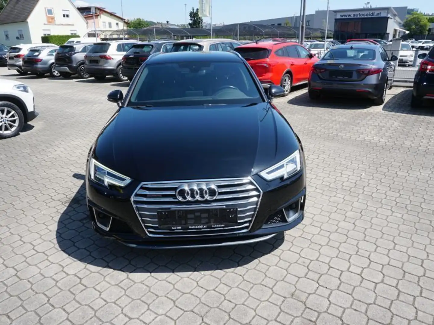 Audi A4 Avant 2,0 TDI quattro S-tronic *S-LINE+LED+LEDER* Černá - 2