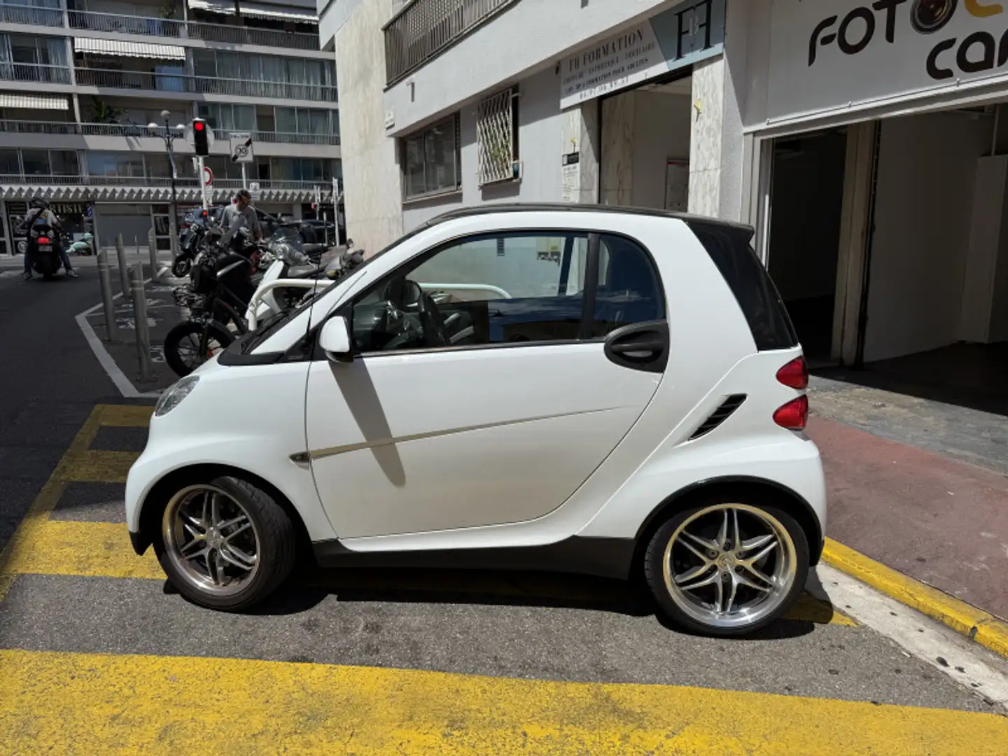smart forTwo 102CH BRABUS XCLUSIVE SOFTOUCH Blanc - 2