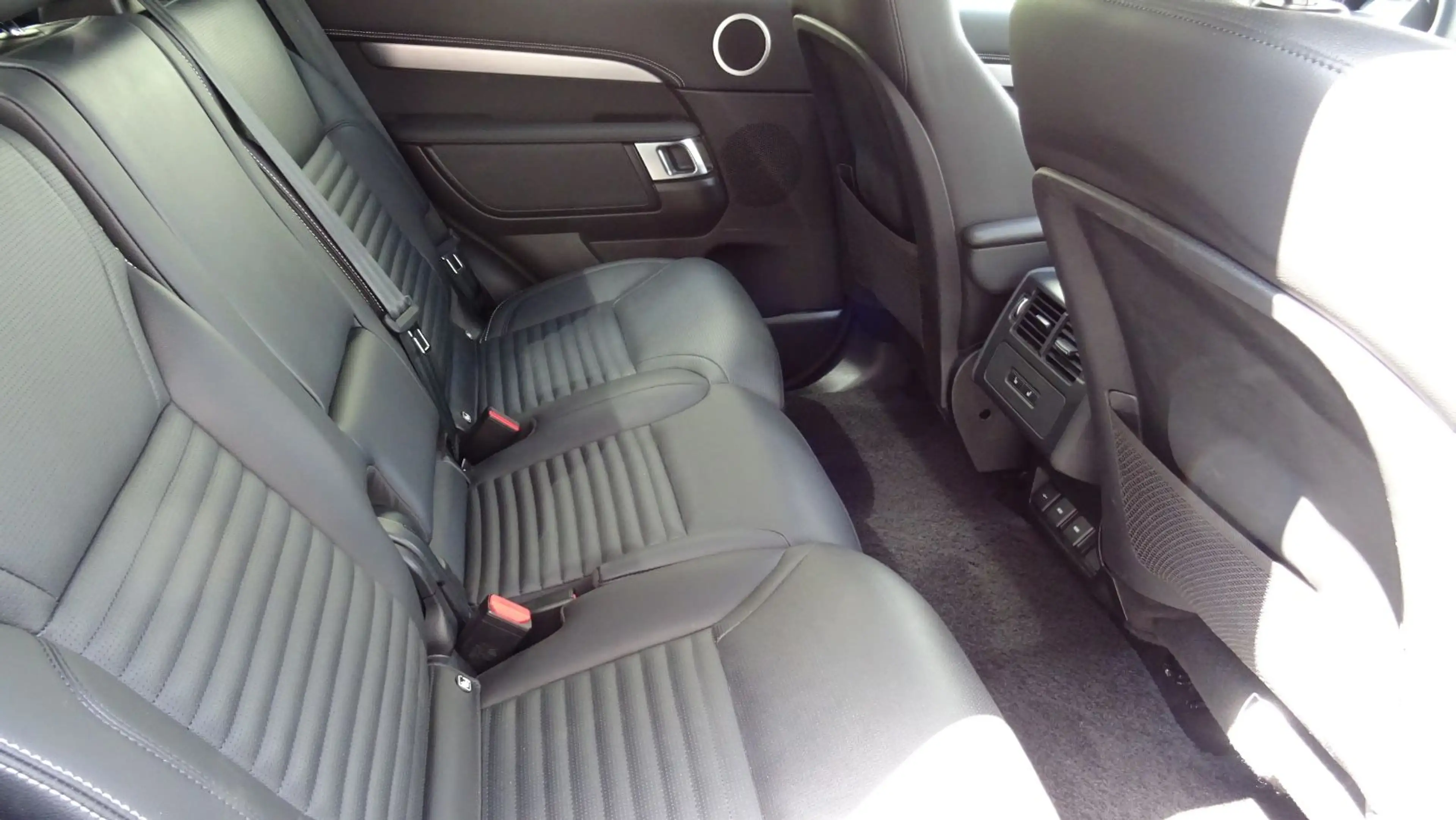 Land Rover Discovery 5 Dynamic SE D300 AWD Garantie 11/2028 — photo 8