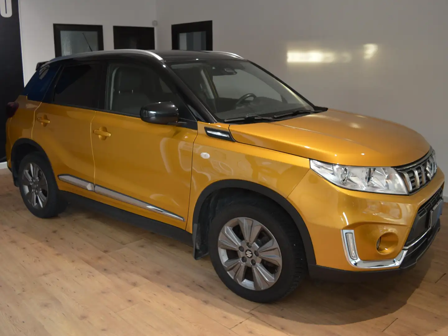 Suzuki Vitara Vitara 1.0 boosterjet Starview 4wd allgrip Orange - 2
