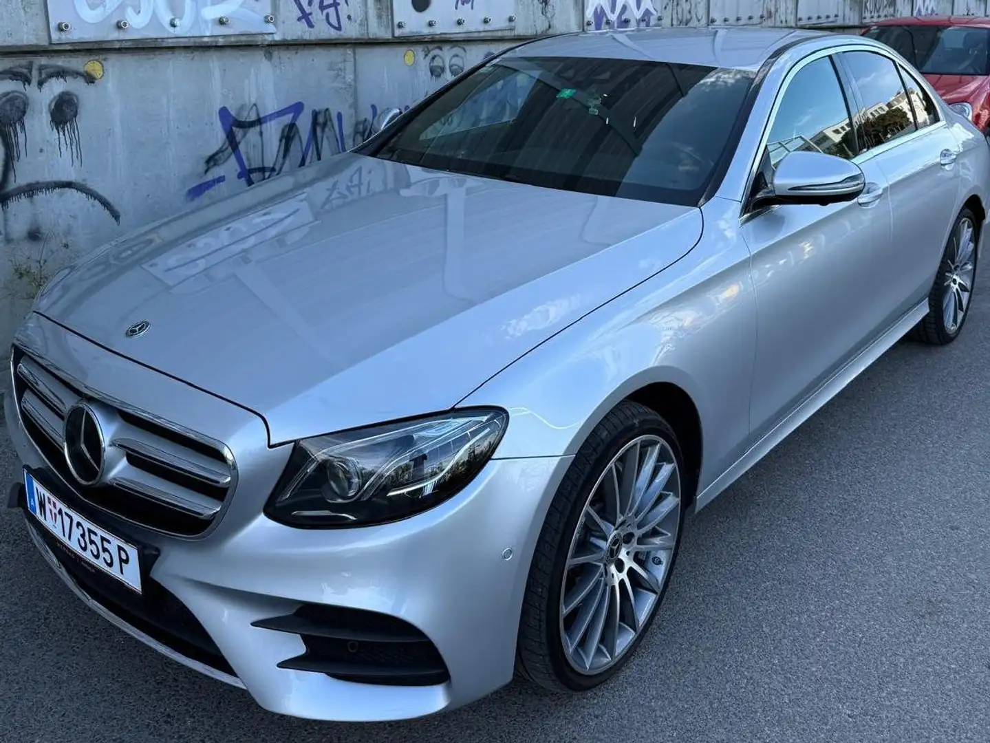 Mercedes-Benz E 220 E 220 d Aut. AMG Line Silber - 1