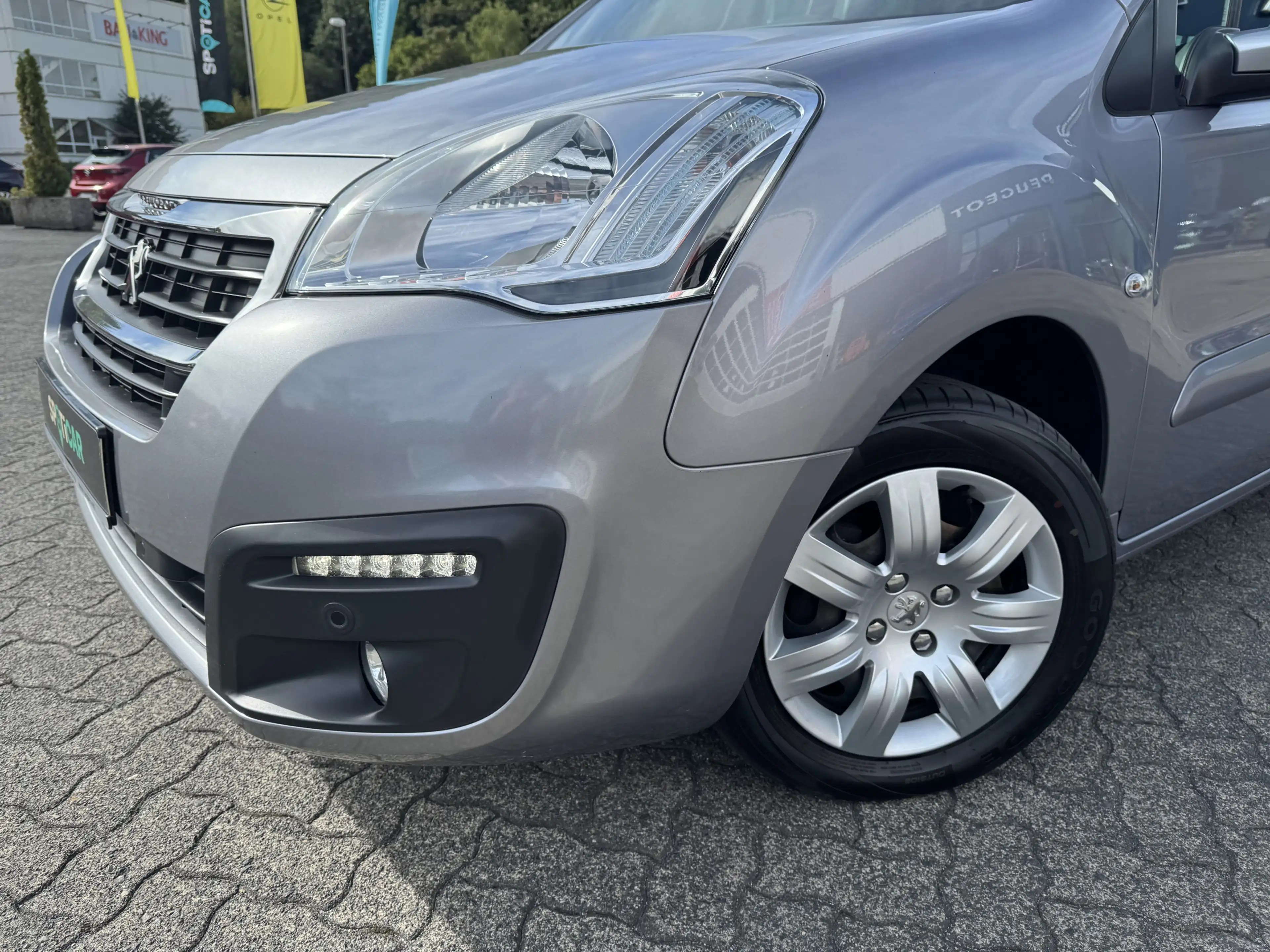 Peugeot Partner Allure 1.6 B-HDI 100 | NAVI | PDC — photo 2