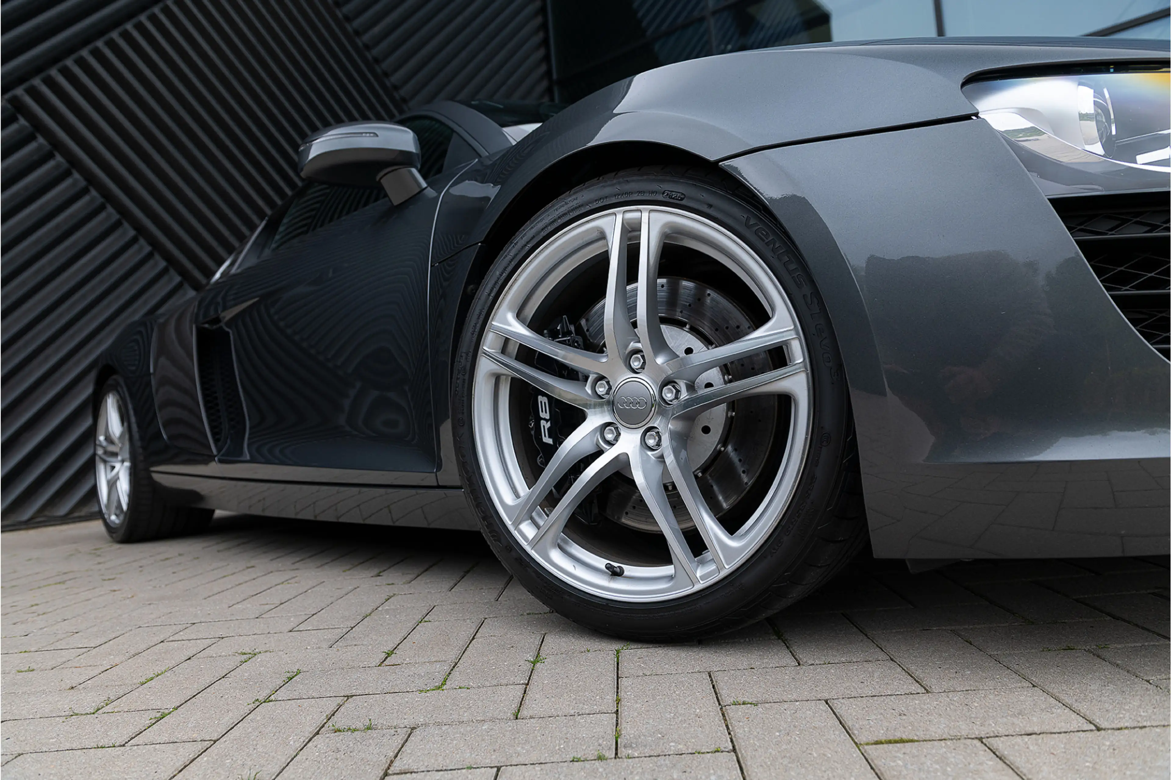 Audi R8 4.2 V8 FSI Carbon Navi B&O LED PDC CruiseContr. — photo 13