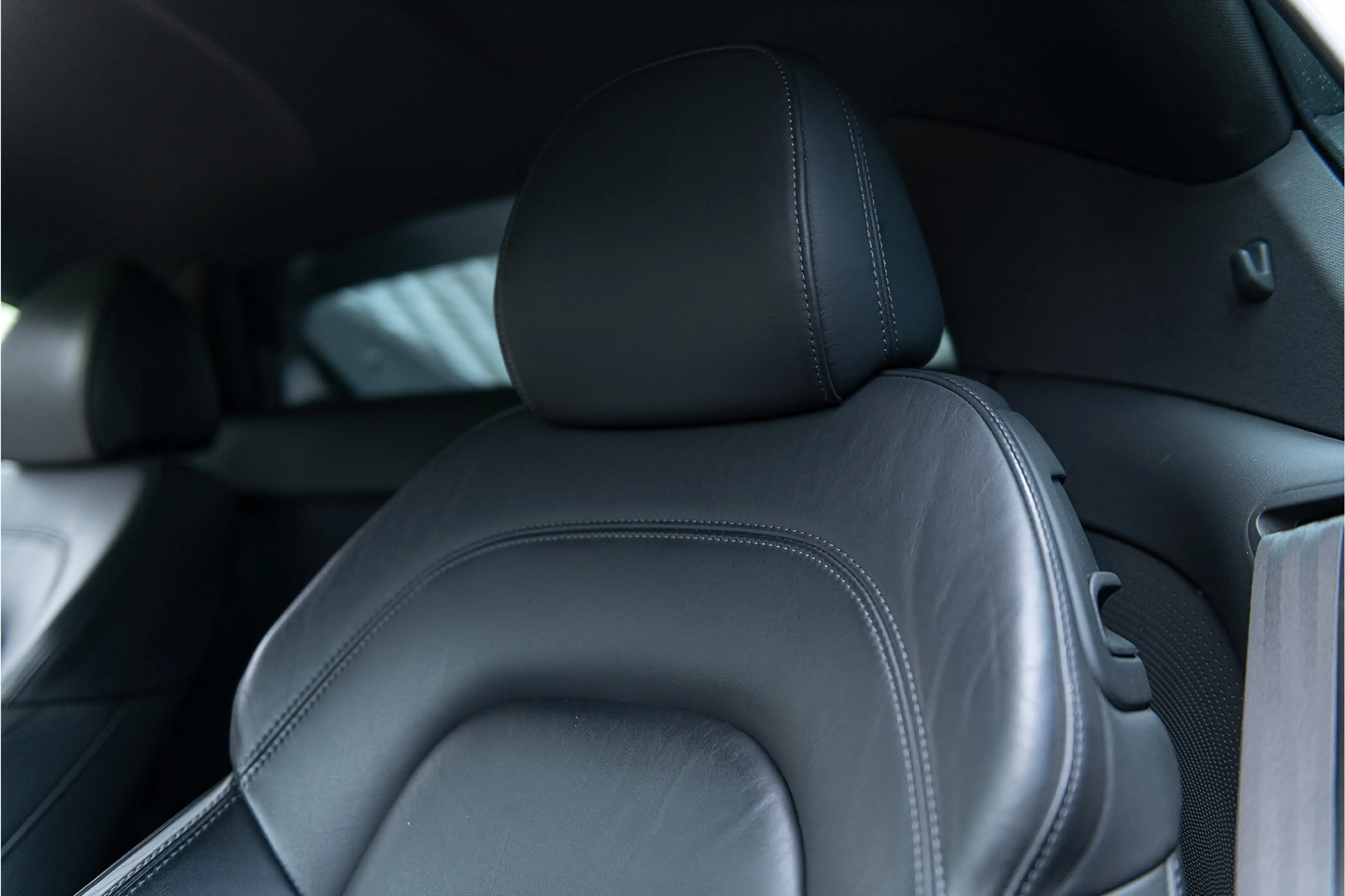 Audi R8 4.2 V8 FSI Carbon Navi B&O LED PDC CruiseContr. — photo 24