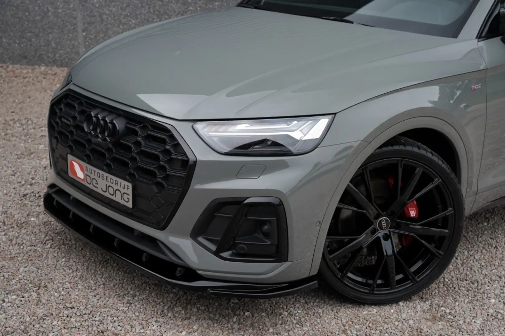 Audi Q5 55 TFSIe Q Competition 367PK | 22'Inch | Pano | Lu Grijs - 2