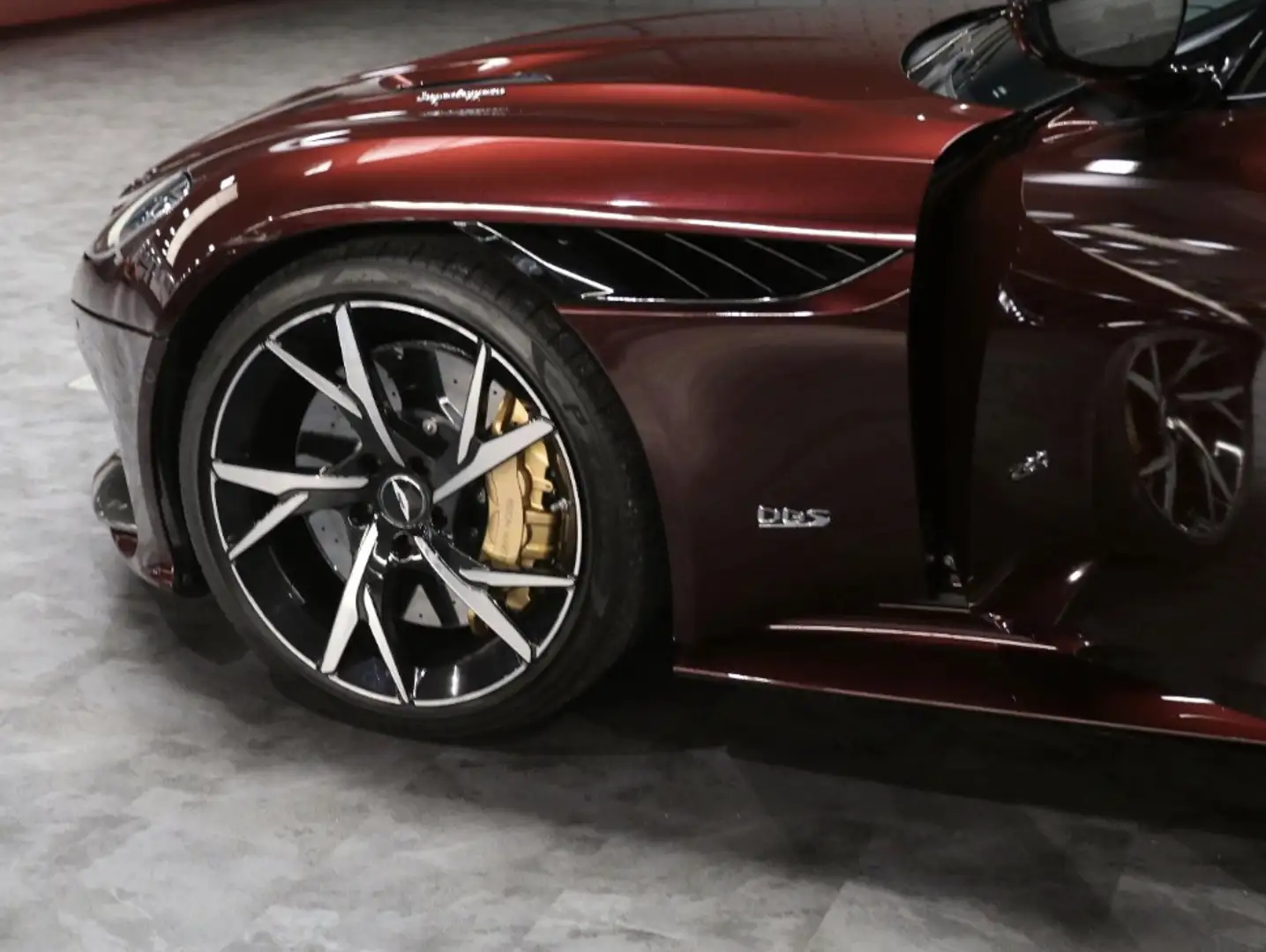 Aston Martin DBS Superleggera Kırmızı - 1