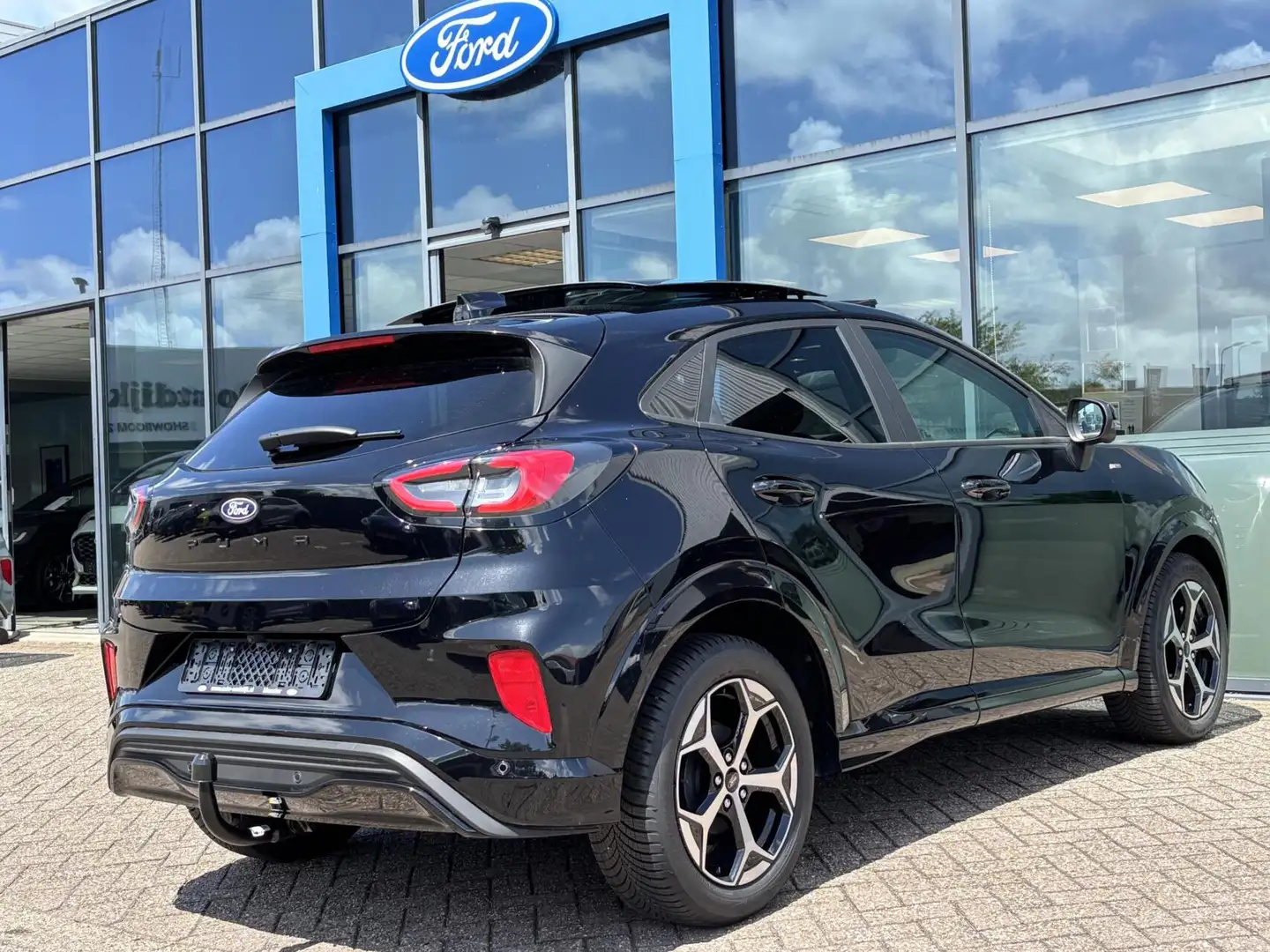 Ford Puma 1.0 EcoBoost Hybrid ST-Line 125PK Automaat NIEUW M Zwart - 2
