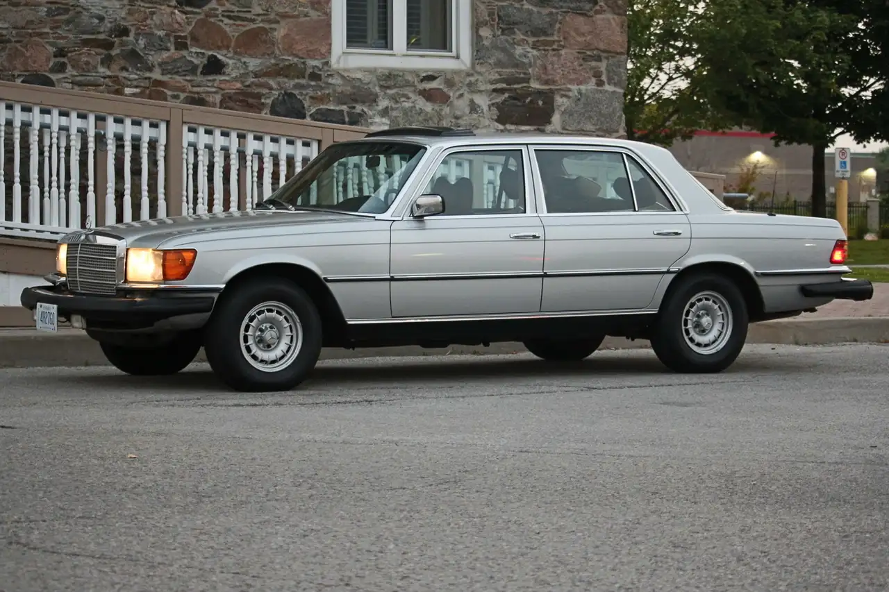 Mercedes-Benz S-Class снимка Mercedes-Benz S-Class