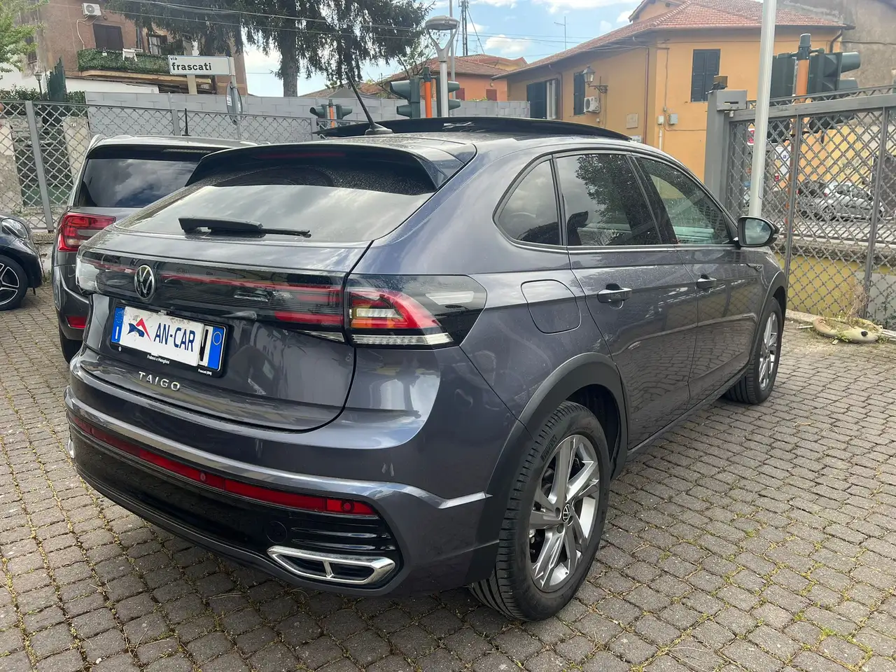 Volkswagen Taigo 1.0 tsi R-Line 110cv - Tetto Apribile Elettrico - Prezzo Reale 4
