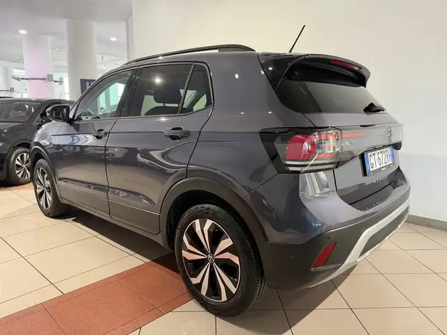 Volkswagen T-Cross view 3