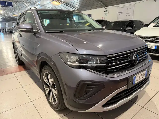 Volkswagen T-Cross view 6