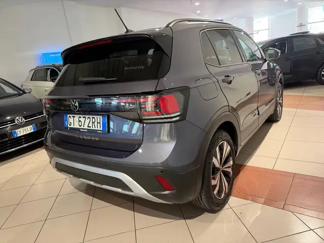 Volkswagen T-Cross view 5