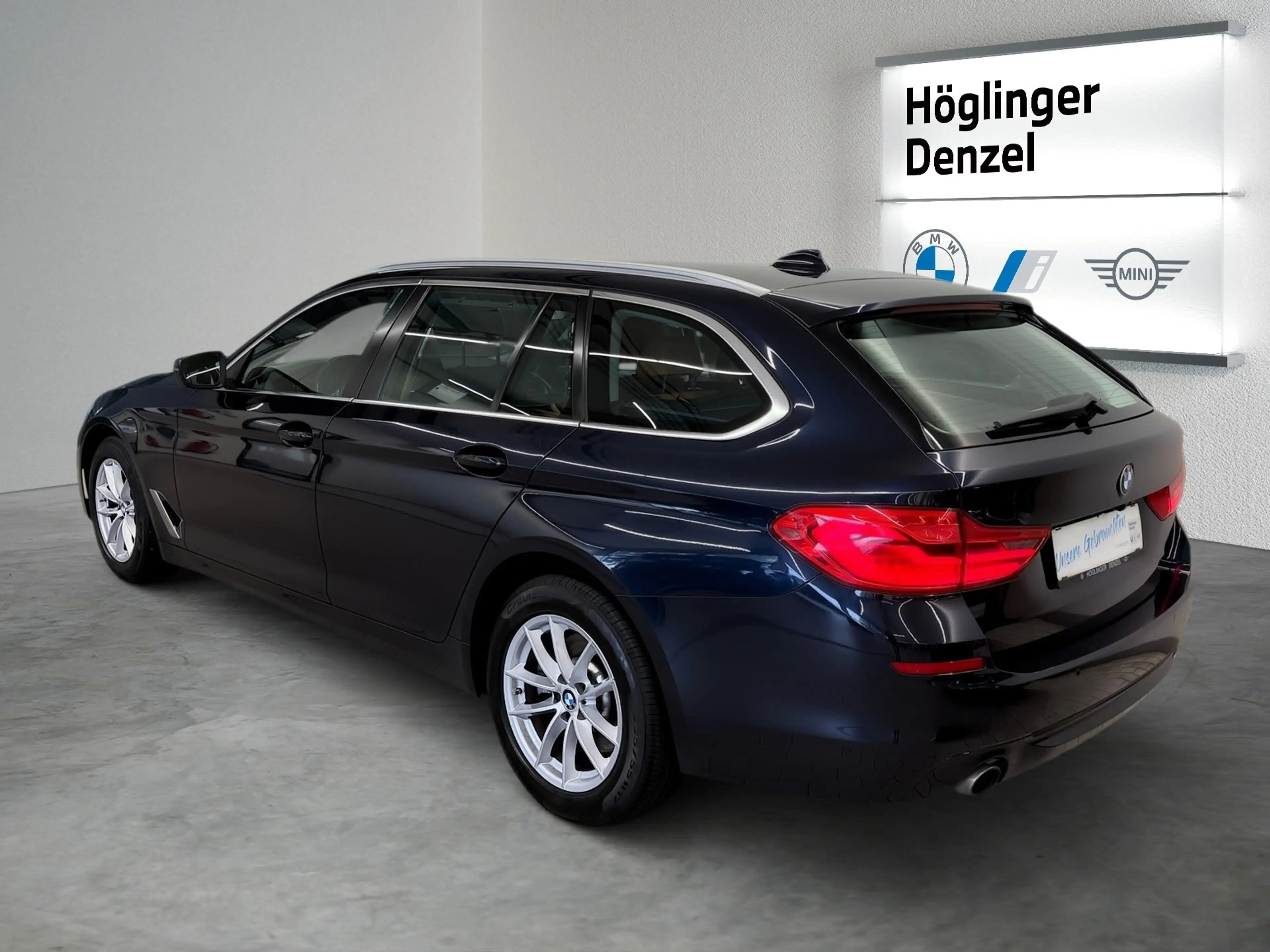 BMW 530 i xDrive — photo 10