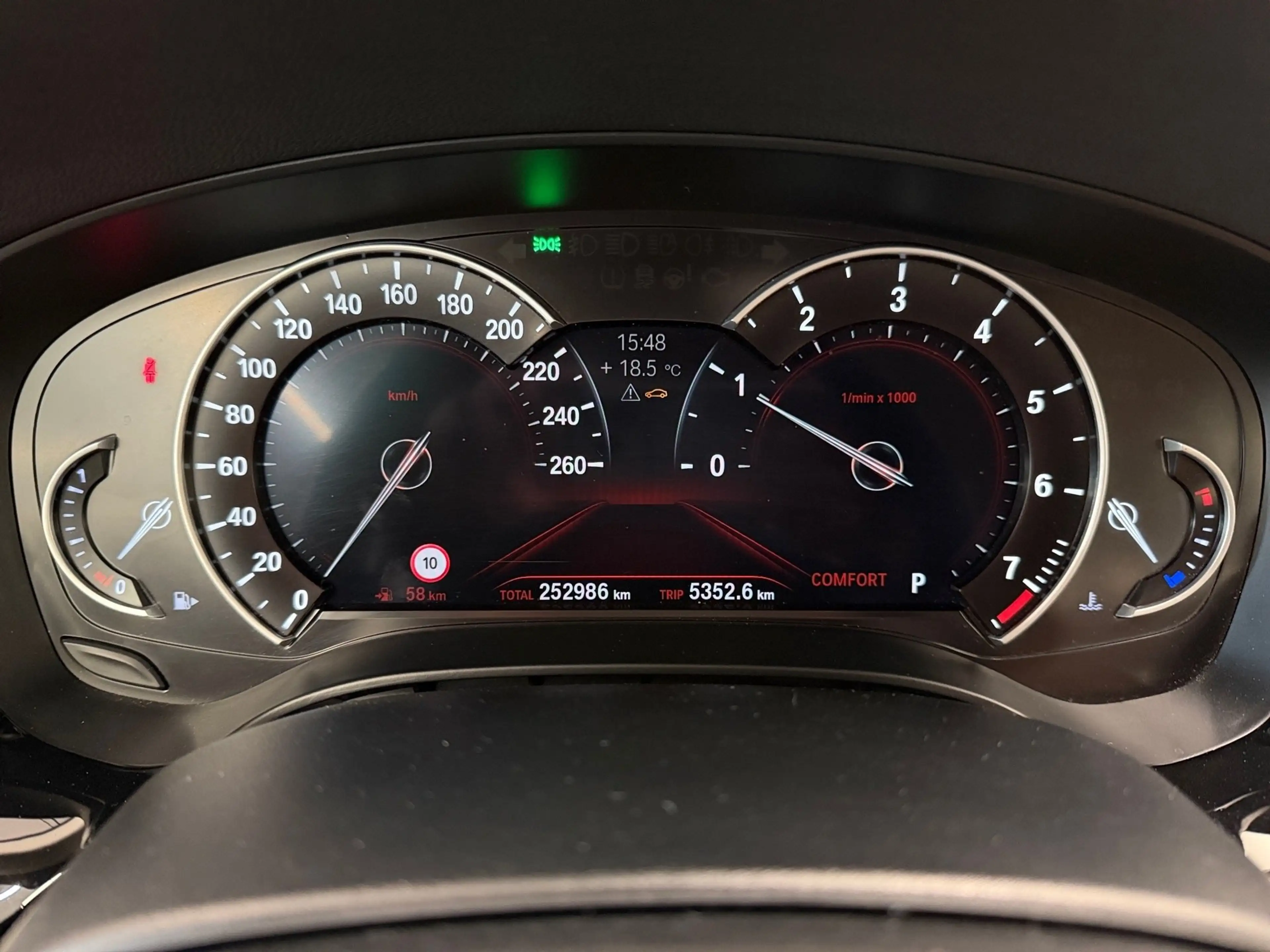 BMW 530 i xDrive — photo 4