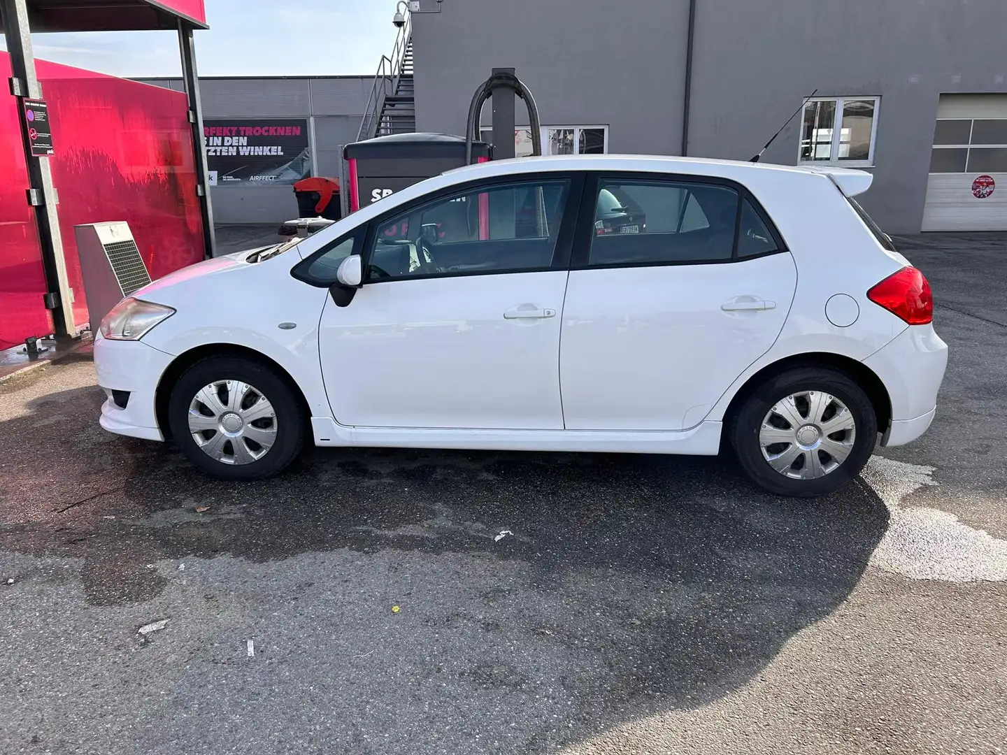 Toyota Auris Auris 1,33 dVVT-i S Weiß - 1
