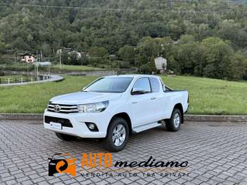 2.4 D-4D 4WD 2p. EXTRA CAB CAMERA SENS PARK