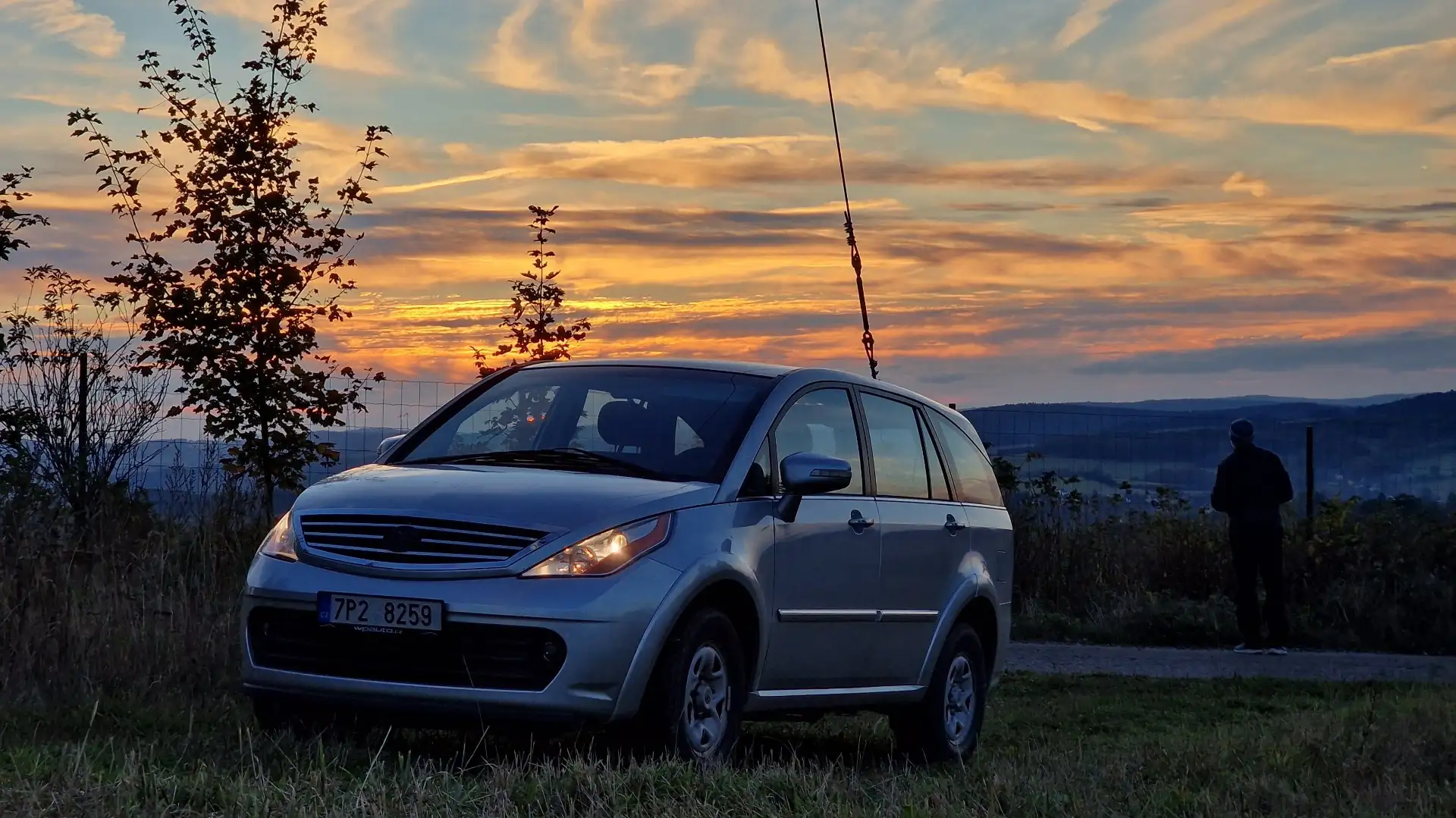 Tata Aria 2.2D Prestige Gris - 1