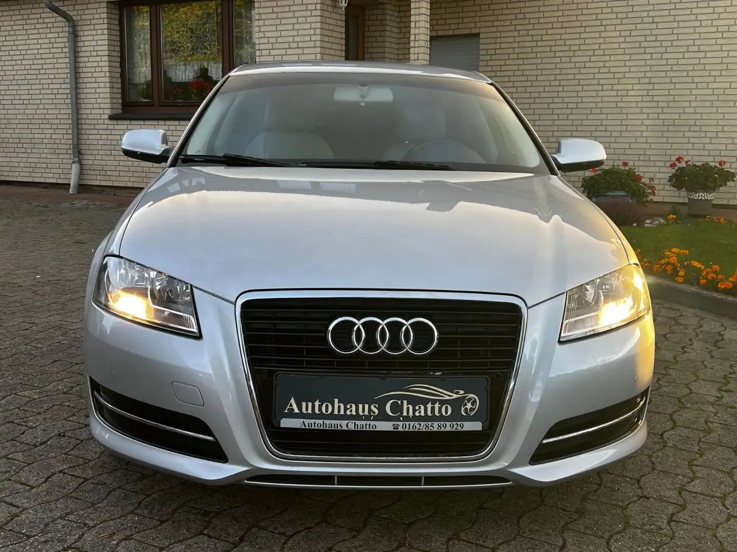 Audi A3 Sportback 1.4 TFSI Attraction Automatik, SHZ Argent - 2