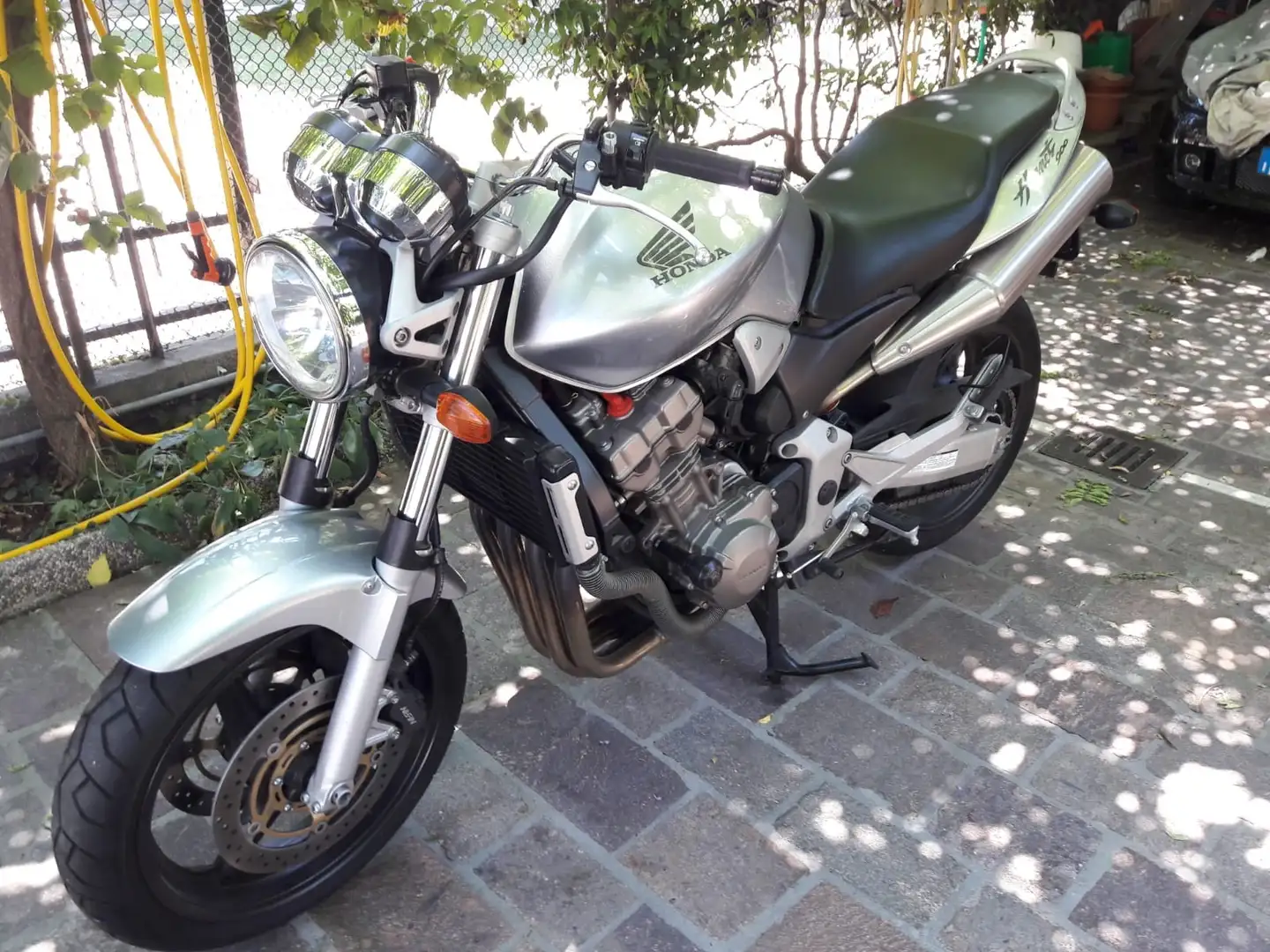 Honda Hornet 900 Argento - 1