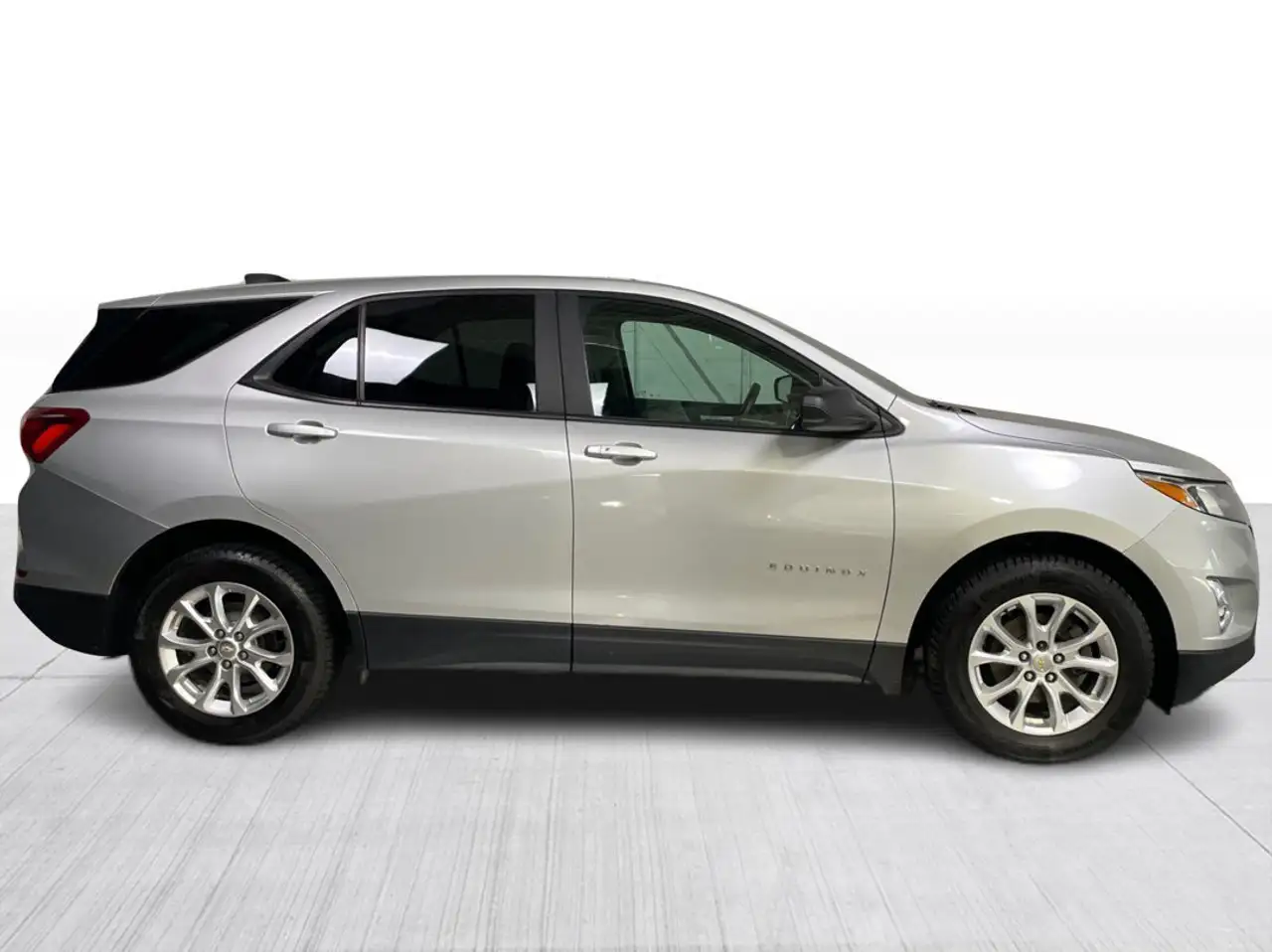 Chevrolet Equinox photo Chevrolet Equinox