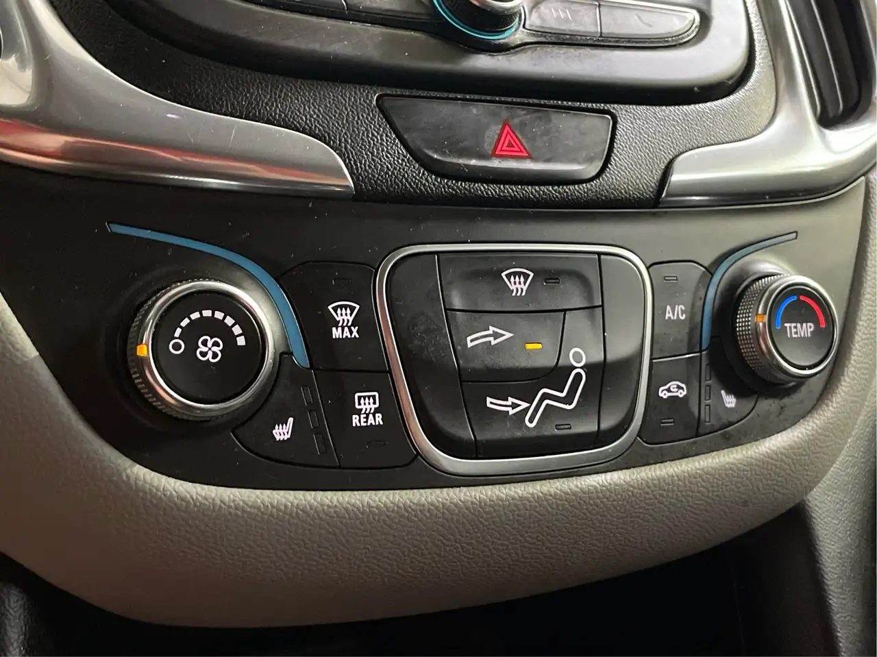 Chevrolet Equinox photo Chevrolet Equinox