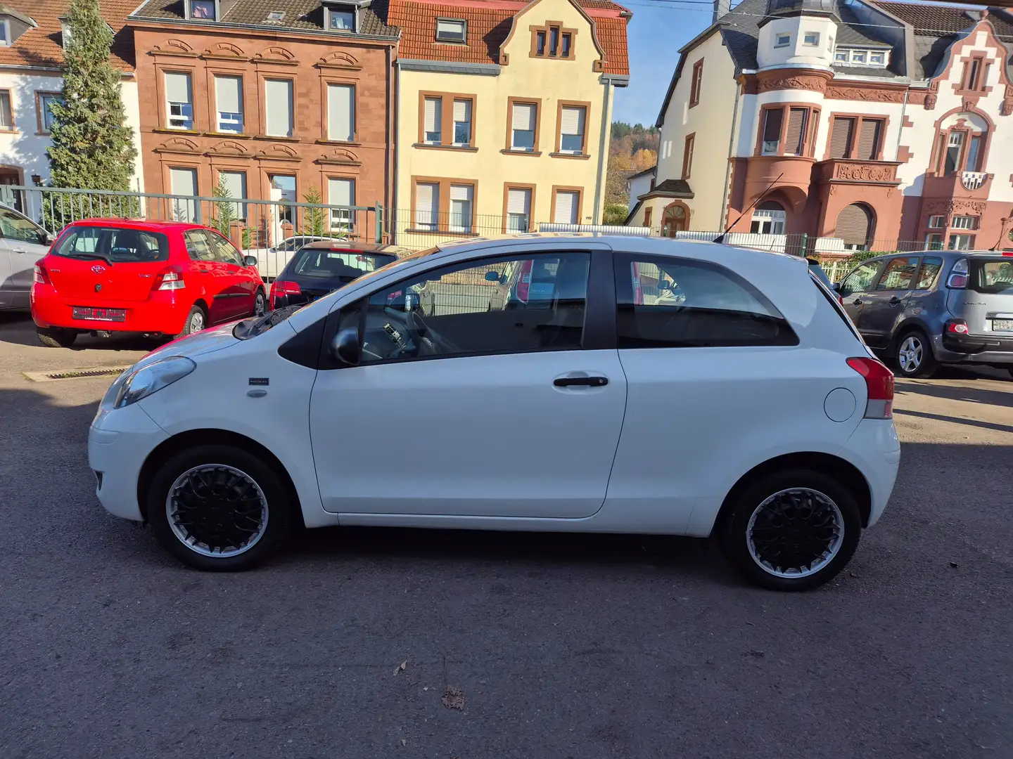 Toyota Yaris Yaris "1.Hand, TÜV 09/2027" Blanc - 1