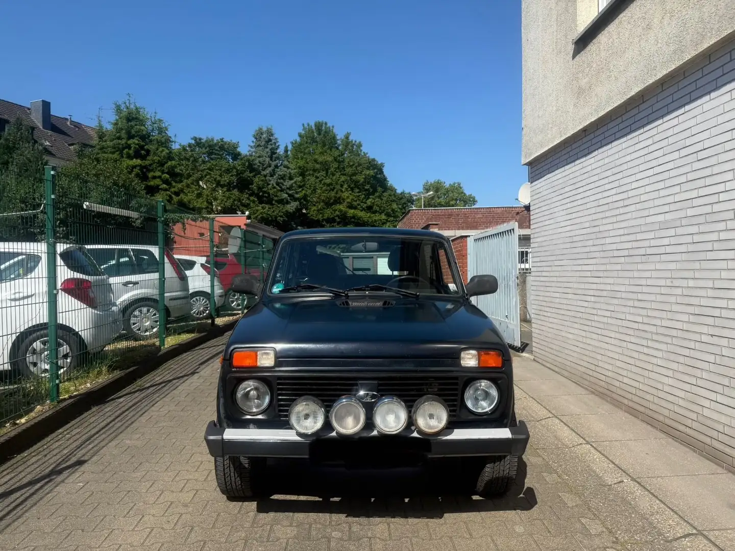 Lada Taiga Basis 4x4 TÜV NEU* 2.HAND* AHK*TOP ZUSTAND - 1