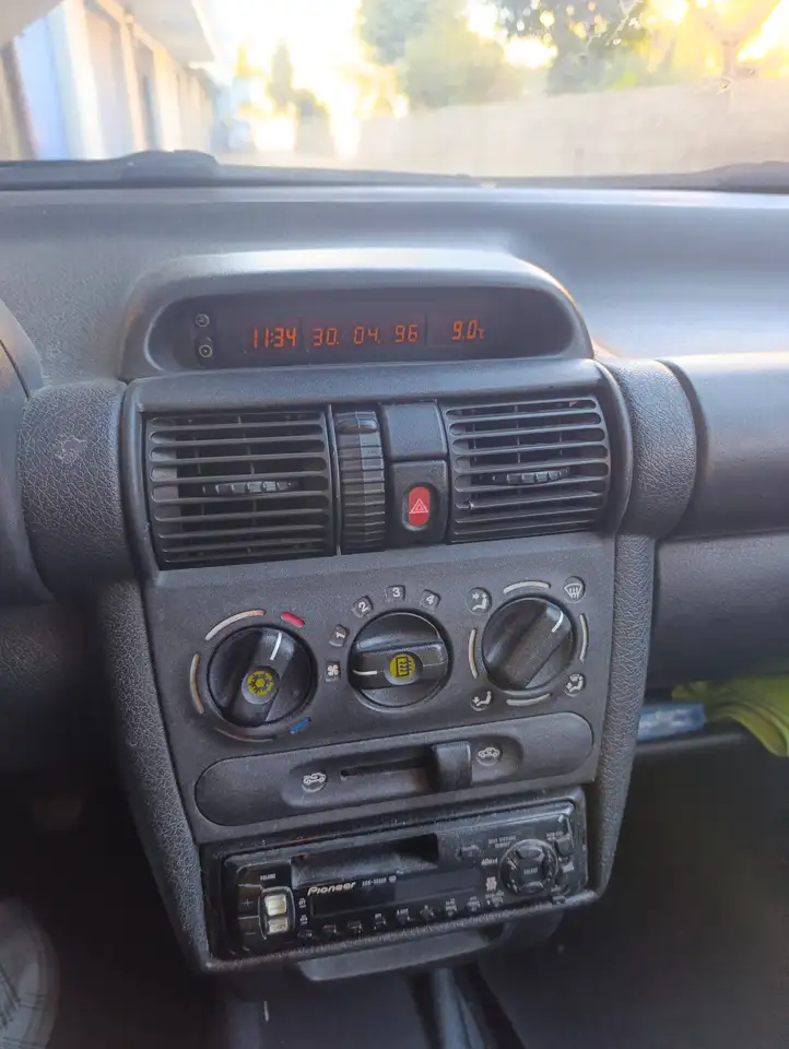 Opel Corsa II 1993 5p 1.7d Viva, foto 5