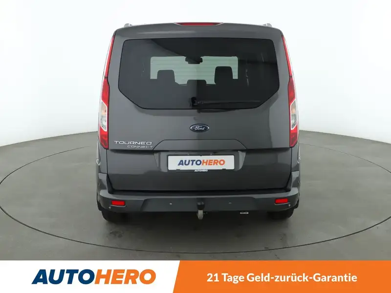 Annonce voiture d'occasion Ford Grand Tourneo - CARADIZE