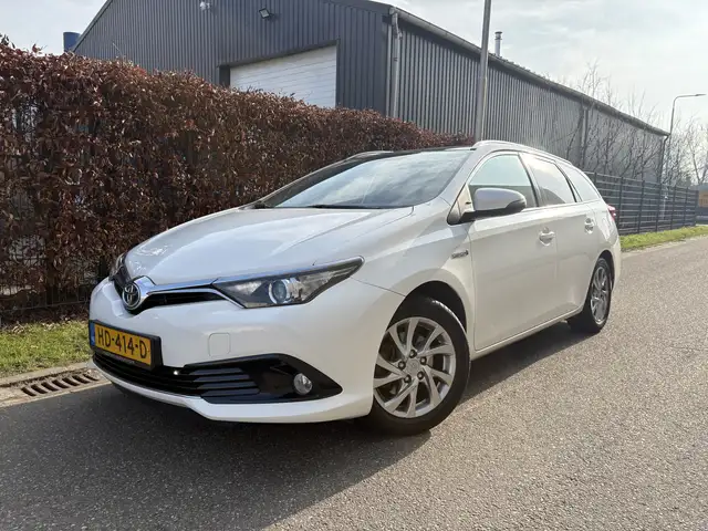 Toyota Auris Touring Sports 1.8 Hybrid Lease / AUTOMAAT / NAVI