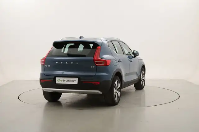 Volvo XC40 view 5