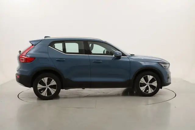 Volvo XC40 view 6