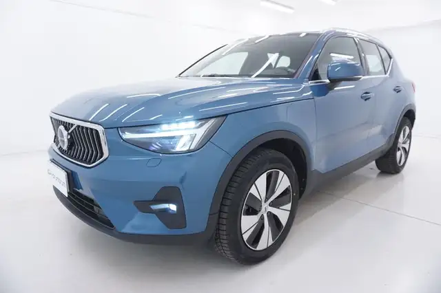Volvo XC40 view 9
